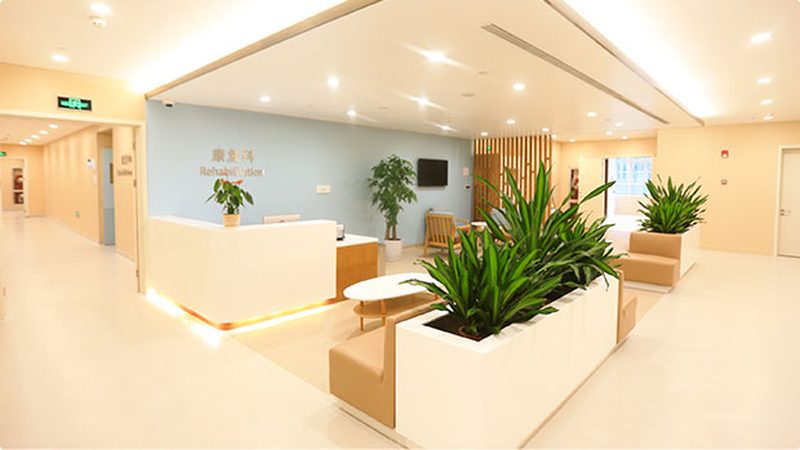 老年公寓厨房定制橱柜：价格因素与选择要点
